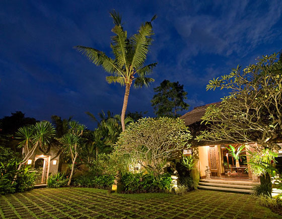 Balis-Design-of-Alamanda-Villa-in-Ubud-Entrance-Night.jpg