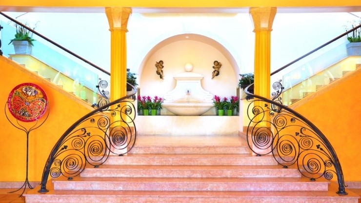 003692-09-staircase.jpg