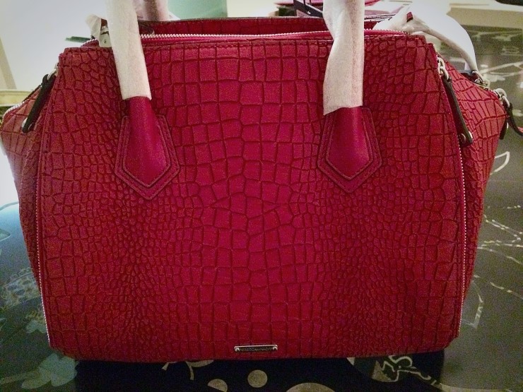 연말 선물로 받은 Rebecca Minkoff red bag & Prada red bags - 블로그