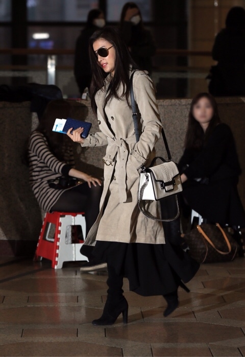 한예슬가방, 공효진가방, 손담비가방 덱케(DECKE) 베이스도트백~ / 하지원공항패션 : 네이버 블로그