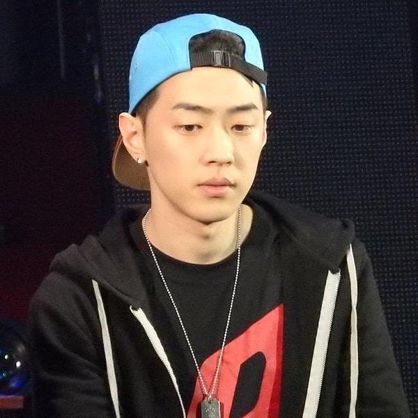 AOMG 대세 래퍼 작곡가 그레이 (GRAY / 이성화 ) / AOMG GRAY그레이 /그레이 사복 / 그레이 머리 네이버 블로그