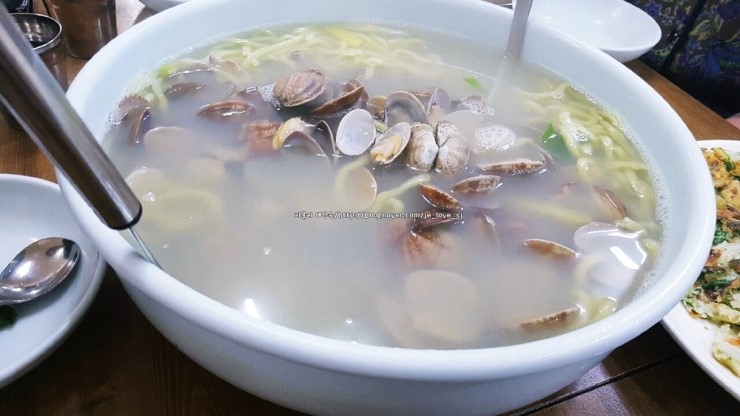 섬나루바지락칼국수