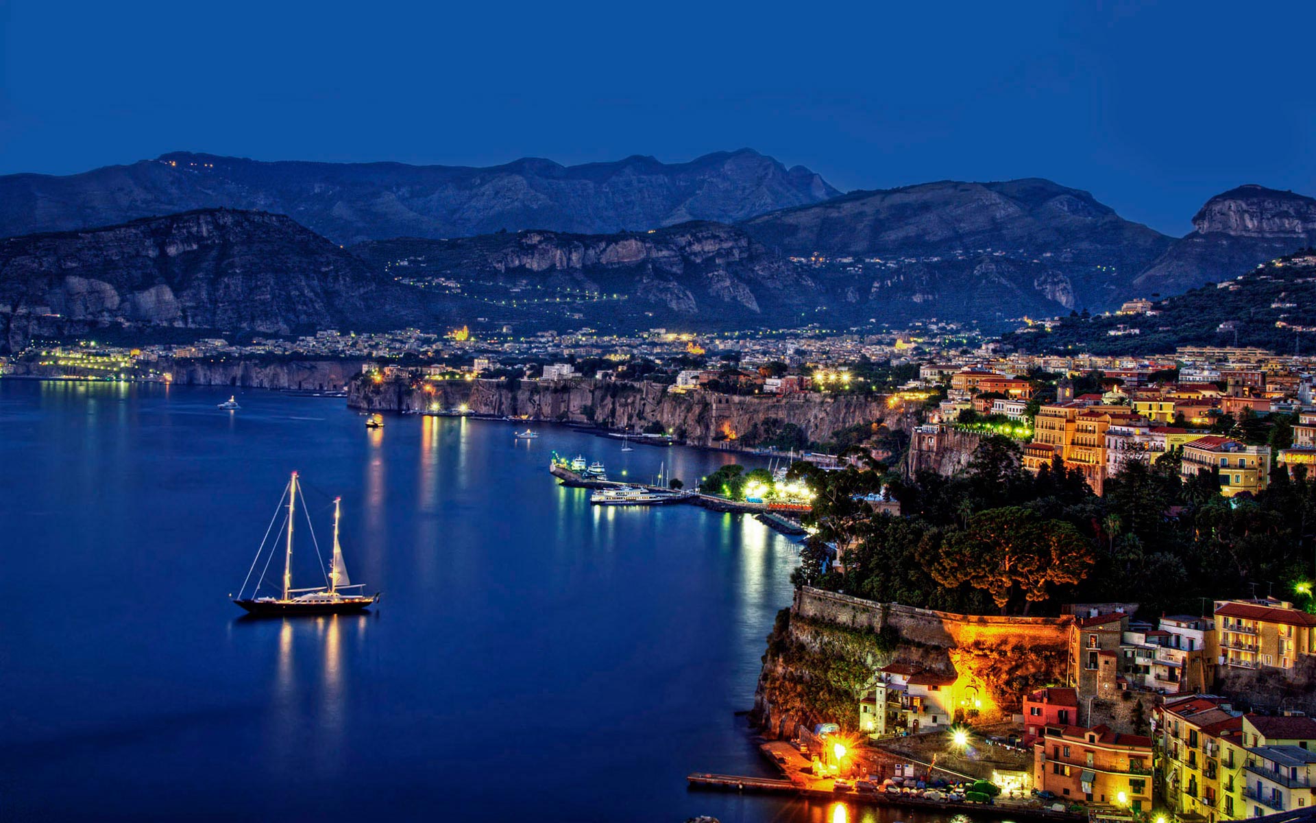  Amalfi Coast 