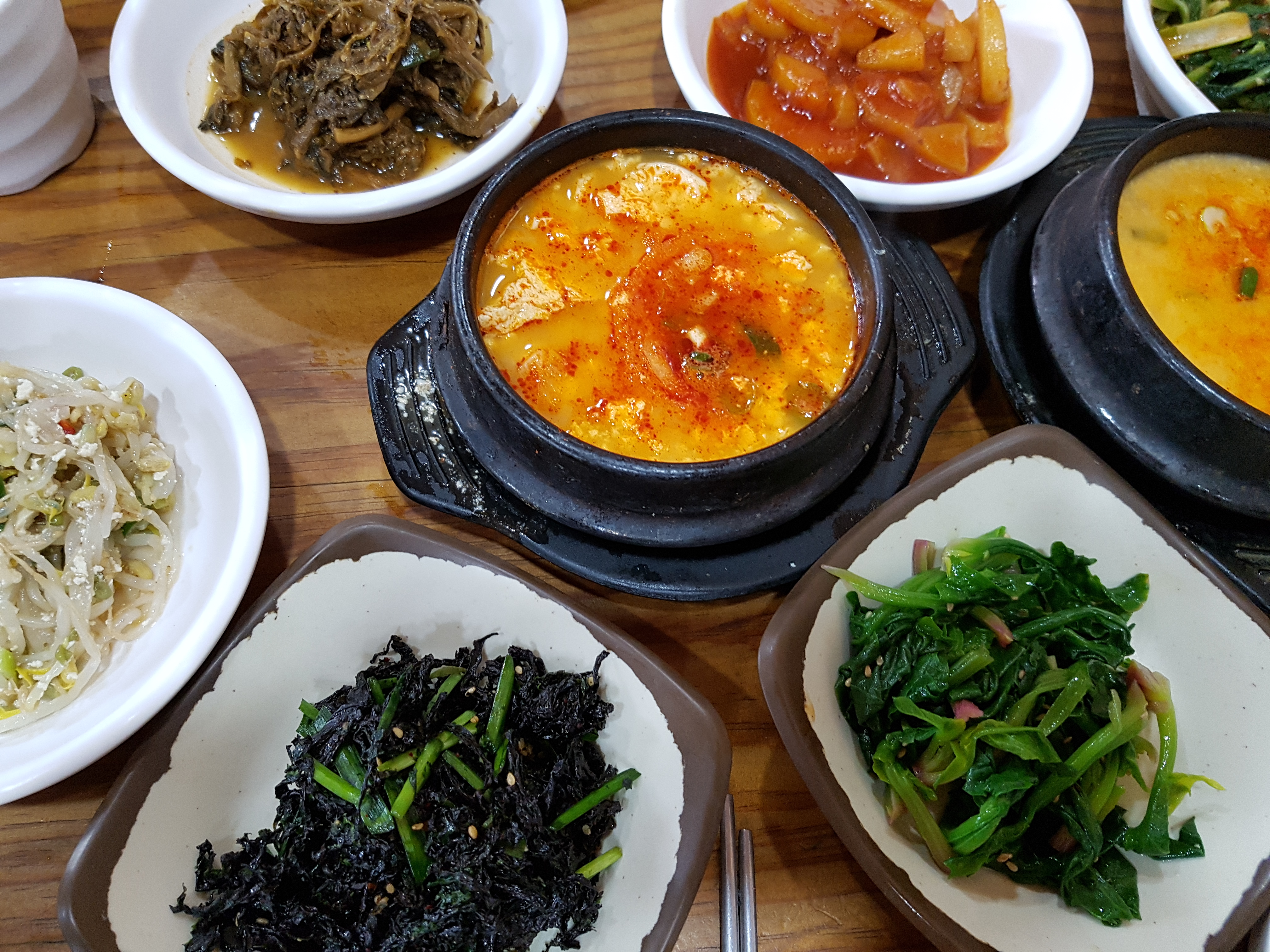 두부마을과돌솥밥일죽점