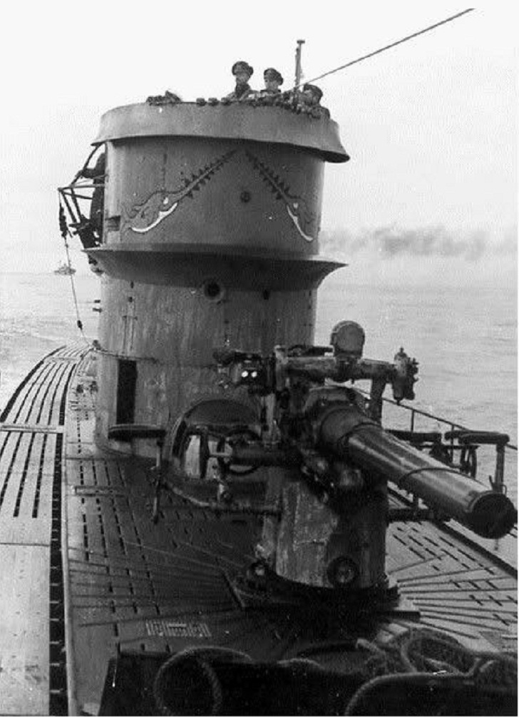 독일 해군 유보트 잠수함 U105의 덱건 폭발 German Kriegsmarine UBoat Surbmarine U