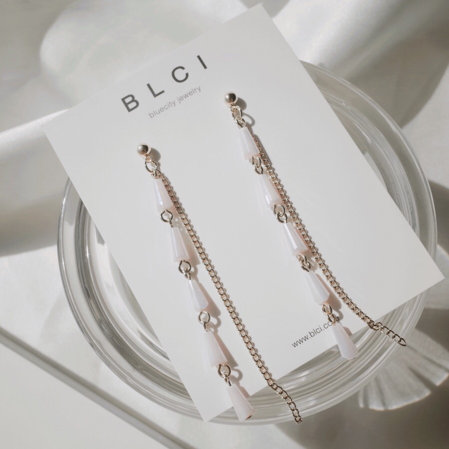 <b><p>natural cryst Modified Dp earring ther-Daughter</p></b><b><p>天然 クリスタル 修正 ドロップ イヤリング 螺鈿 16種 オンバル ツーウェイ</p></b><br /><br /><p align='center'>