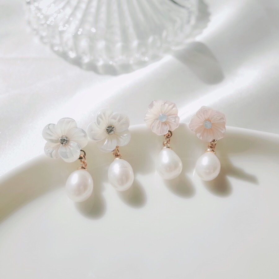 <b><p>spring Cherry Blossom Mot-Daught fw ea Drop</p></b><b><p>春 桜 螺鈿 フラワー イヤリング ドロップ ツーウェイ 15種 開講コーディネート</p></b><br /><br /><p align='center'>