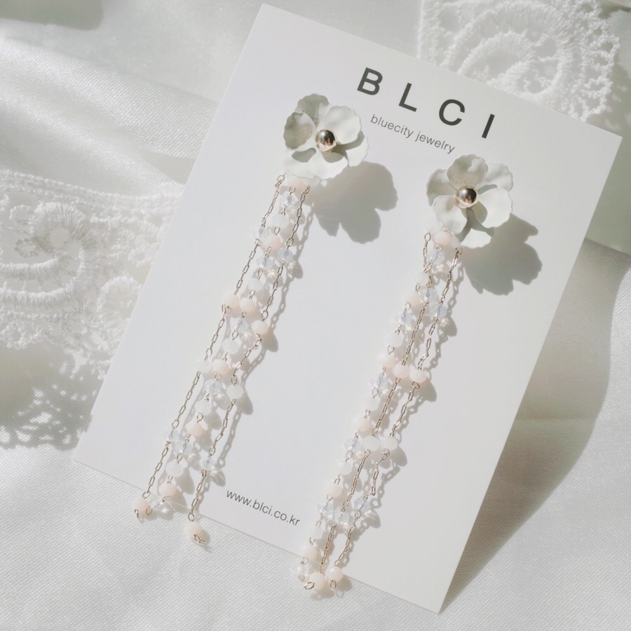 <b><p>spring Cherry Blossom Mot-Daught fw ea Drop</p></b><b><p>春 桜 螺鈿 フラワー イヤリング ドロップ ツーウェイ 15種 開講コーディネート</p></b><br /><br /><p align='center'>