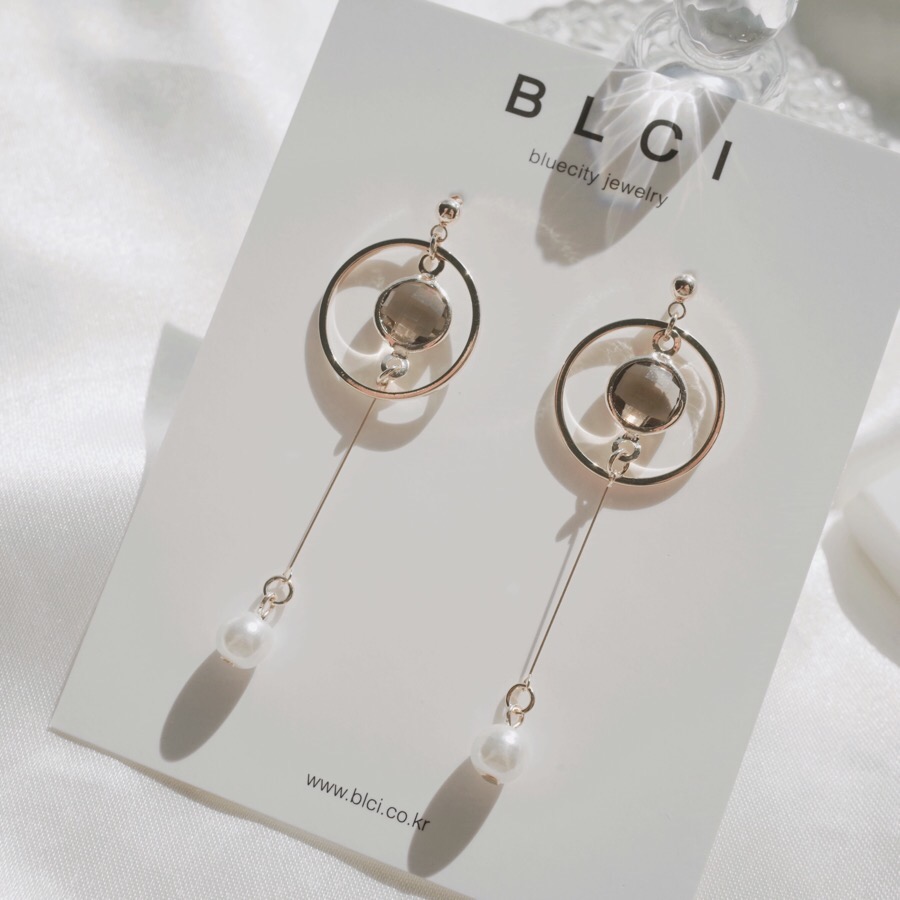 <b><p>natural cryst Modified Dp earring ther-Daughter</p></b><b><p>天然 クリスタル 修正 ドロップ イヤリング 螺鈿 16種 オンバル ツーウェイ</p></b><br /><br /><p align='center'>