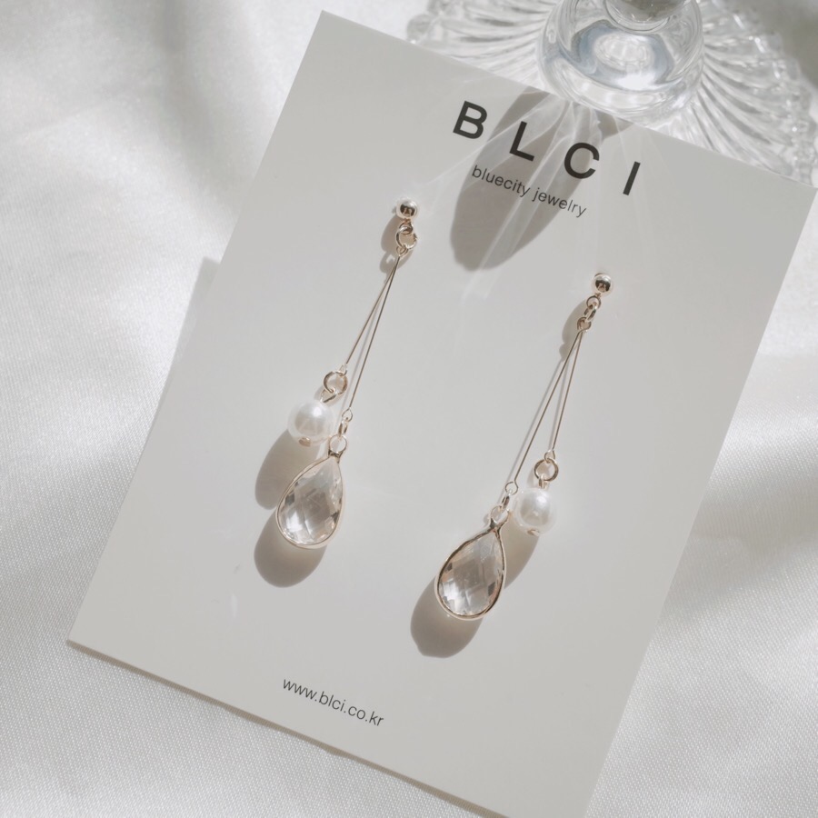 <b><p>natural cryst Modified Dp earring ther-Daughter</p></b><b><p>天然 クリスタル 修正 ドロップ イヤリング 螺鈿 16種 オンバル ツーウェイ</p></b><br /><br /><p align='center'>