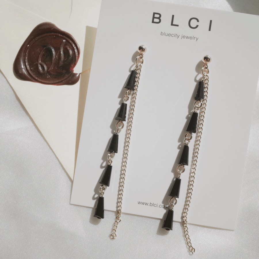 <b><p>natural cryst Modified Dp earring ther-Daughter</p></b><b><p>天然 クリスタル 修正 ドロップ イヤリング 螺鈿 16種 オンバル ツーウェイ</p></b><br /><br /><p align='center'>