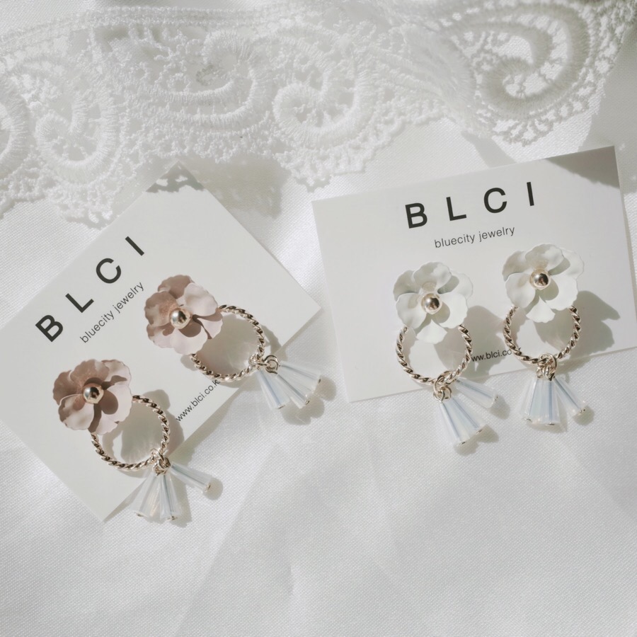 <b><p>spring Cherry Blossom Mot-Daught fw ea Drop</p></b><b><p>春 桜 螺鈿 フラワー イヤリング ドロップ ツーウェイ 15種 開講コーディネート</p></b><br /><br /><p align='center'>