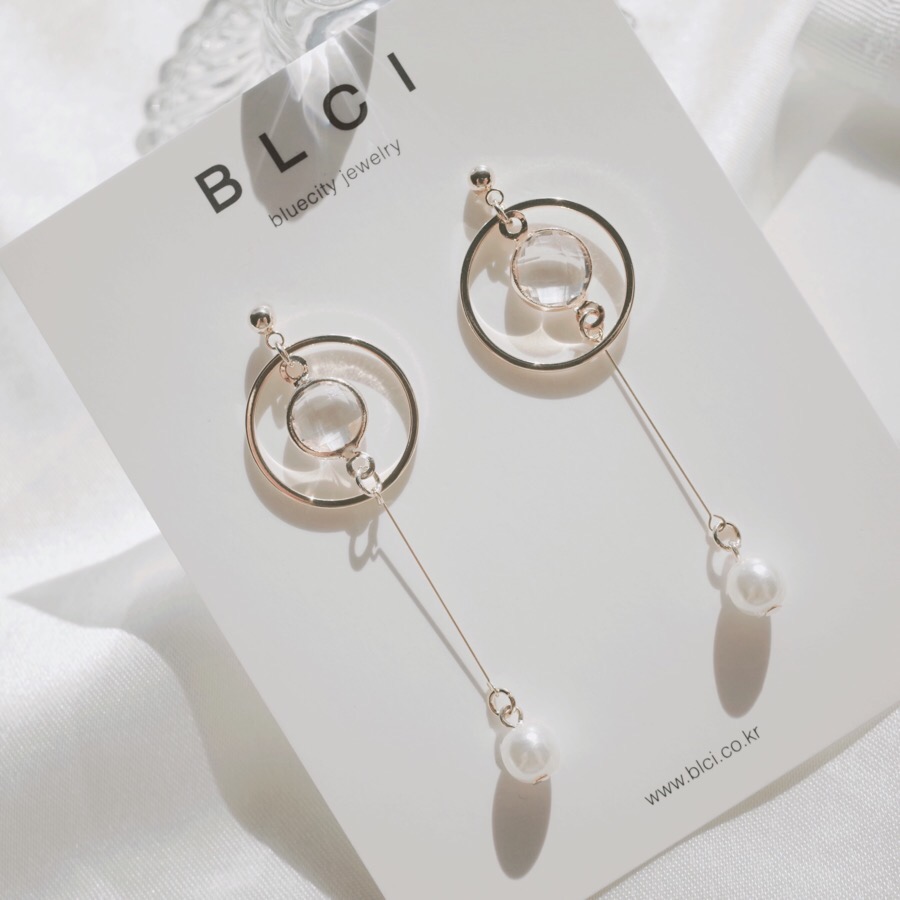 <b><p>natural cryst Modified Dp earring ther-Daughter</p></b><b><p>天然 クリスタル 修正 ドロップ イヤリング 螺鈿 16種 オンバル ツーウェイ</p></b><br /><br /><p align='center'>