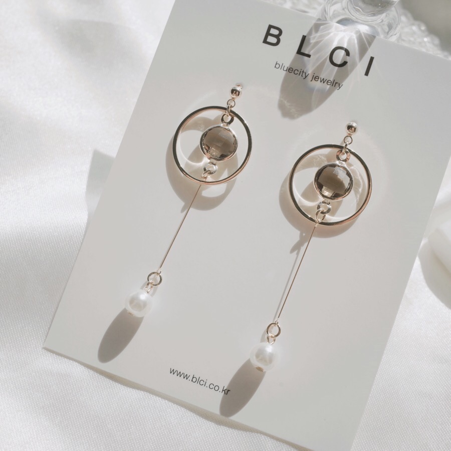 <b><p>natural cryst Modified Dp earring ther-Daughter</p></b><b><p>天然 クリスタル 修正 ドロップ イヤリング 螺鈿 16種 オンバル ツーウェイ</p></b><br /><br /><p align='center'>