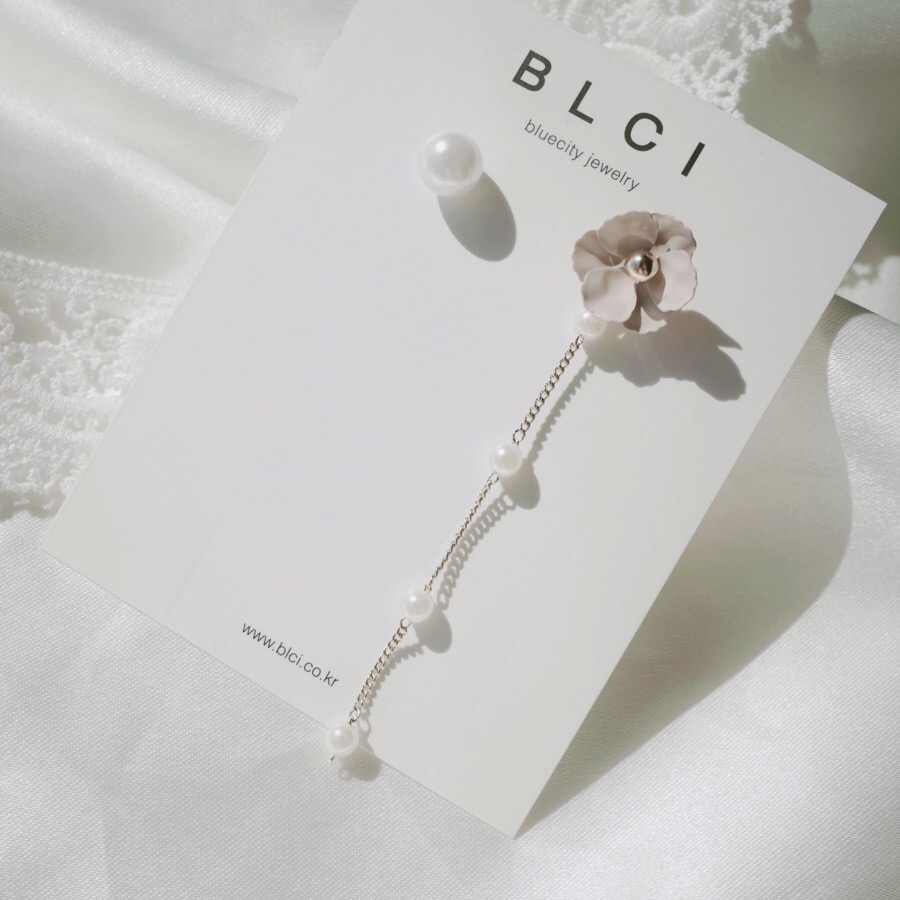 <b><p>spring Cherry Blossom Mot-Daught fw ea Drop</p></b><b><p>春 桜 螺鈿 フラワー イヤリング ドロップ ツーウェイ 15種 開講コーディネート</p></b><br /><br /><p align='center'>