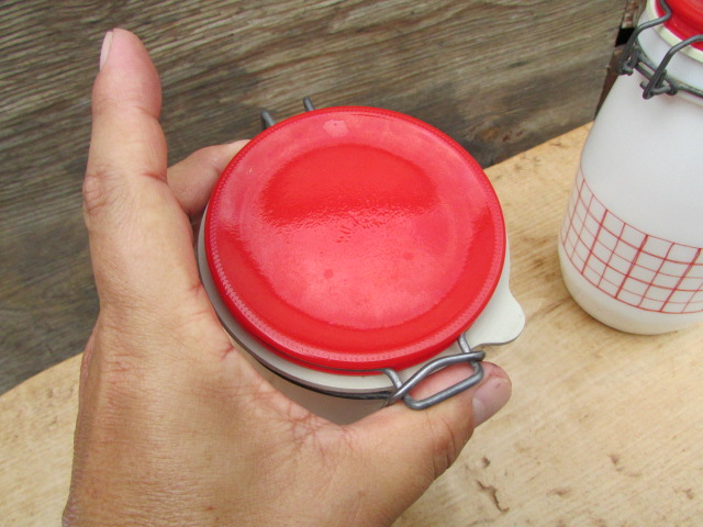 판매완료 : Retro : Wheaton Glass Milk Glass wire Glass Jar with Red Glass Top - 블로그