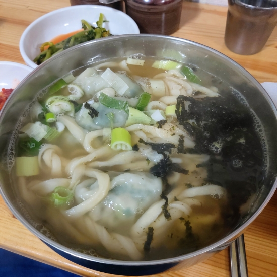 박가네 보리밥.손칼국수