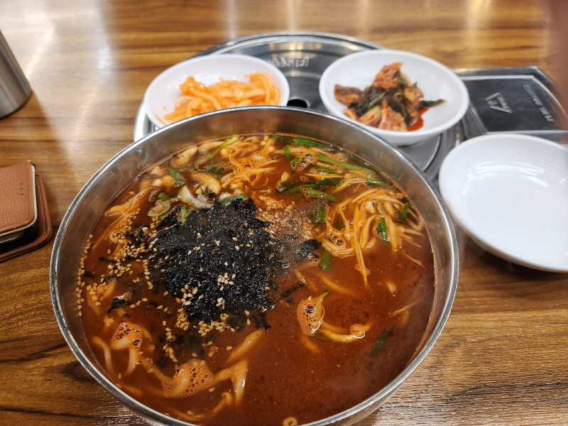 미몽 만두전골 장칼국수 이미지 9