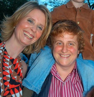 '섹스 앤 더 시티'의 미란다가 여자친구랑 약혼했대욤. ㅡㅡ;; - 블로그